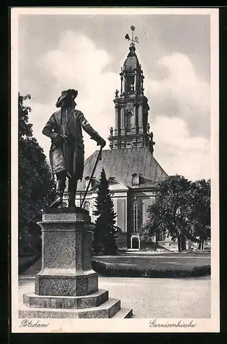 AK Potsdam, Garnisonkirche mit Denkmal
