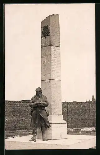 AK Hautmont, Monument aux enfants morts pur la France 1914-18