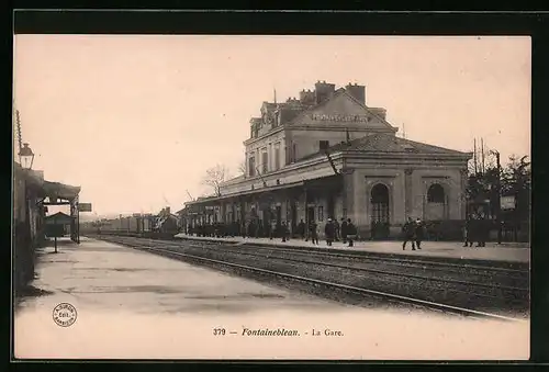 AK Fontainebleau, La Gare, Bahnhof