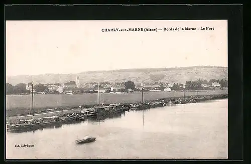 AK Charly-sur-Marne, Bords de la Marne, le Port