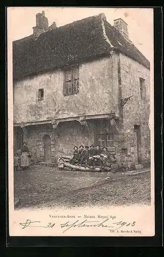 AK Vailly-sur-Aisne, Maison Moyen Age