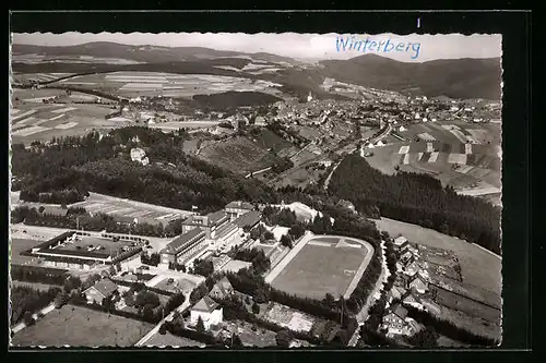 AK Winterberg / Hochsauerland, Totale aus der Luft gesehen
