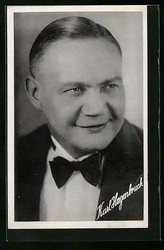 AK Komiker Karl Hagenbruch mit Fliege verschmitzt lächelnd