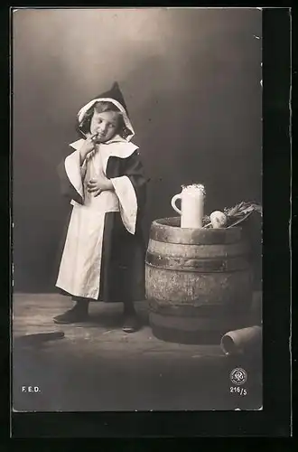 AK Münchner Kindl mit Bierkrug und Rettich