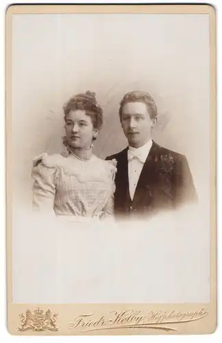 Fotografie Friedrich Kolby, Plauen i /V., Rädel-Str. 1, Junges Paar in hübscher Kleidung