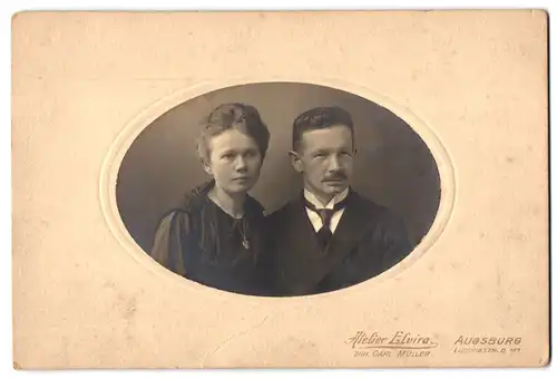 Fotografie Carl Müller, Augsburg, Ludwigstr. 171 D, Junges Paar in eleganter Kleidung
