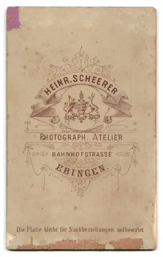 Fotografie Heinrich Scheerer, Ebingen, Bahnhofstrasse, Junger Mann mit Mittelscheitel und Zwirbelschnauzer