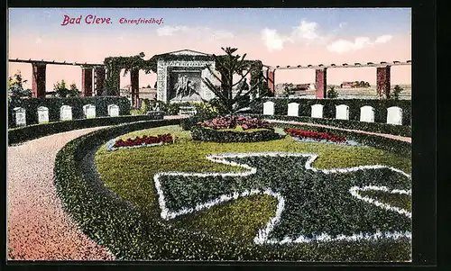 AK Bad Cleve, Ehrenfriedhof mit Blumenbeet in Form eines Eisernen Kreuzes