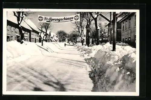 AK St. Andreasberg /Oberharz, Schützenstrasse mit Wegweiser zur Sprungschanze