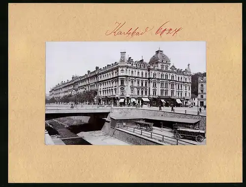 Fotografie Brück & Sohn Meissen, Ansicht Karlsbad, Elisabethquai mit Gottlieb's Weinstube & Friseur-Salon im Eckhaus