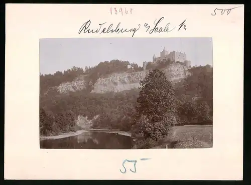 Fotografie Brück & Sohn Meissen, Ansicht Rudelsburg a. Saale, Blick zur Rudelsburg von der Saale aus gesehen