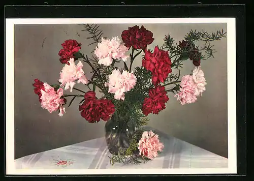 AK Rosa und rote Nelken in einer Vase