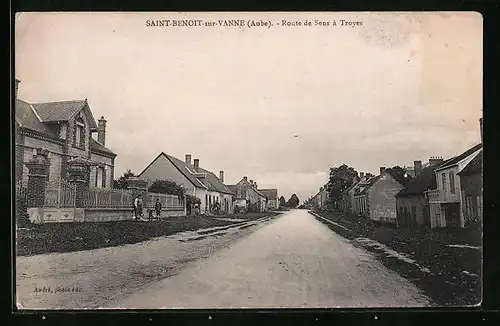 AK Saint-Benoit-sur-Vanne, Route de Sens à Troyes