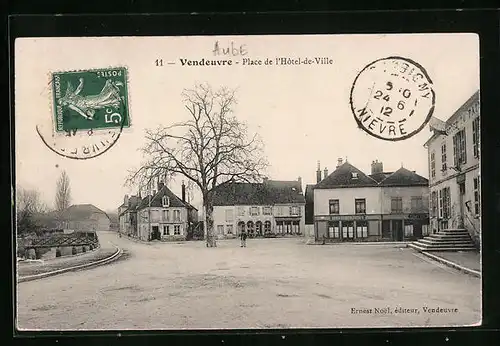 AK Vendeuvre, Place de l`Hôtel-de-Ville