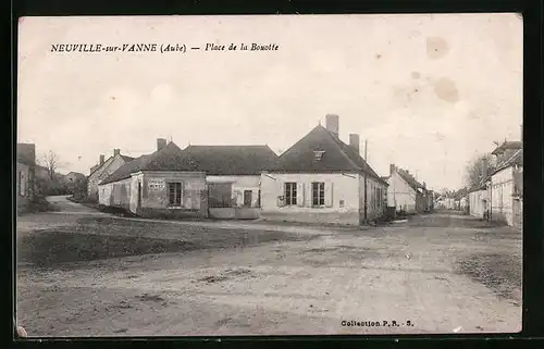 AK Neuville-sur-Vanne, Place de la Bouotte