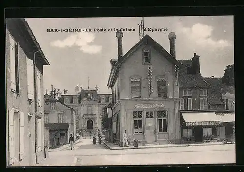 AK Bar-s-Seine, La Poste et la Caisse, d'Epargne