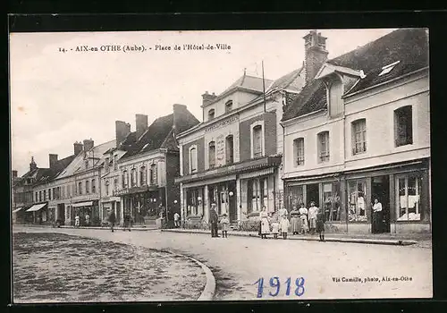 AK Aix-en Othe, Place de l'Hotel-de-Ville
