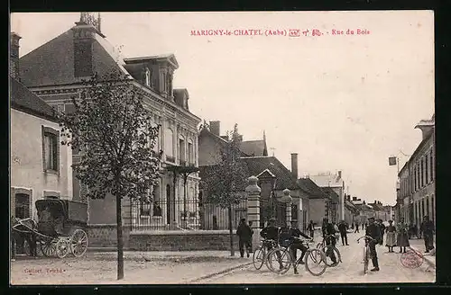 AK Marigny-le-Chatel, Rue du Bois