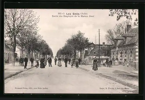 AK Les Grès, Sortie des Employes de la Maison Doré