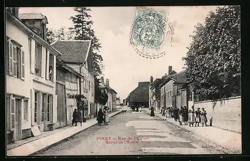 AK Piney, Rue de l`Eglise, Sortie de l`Ecole