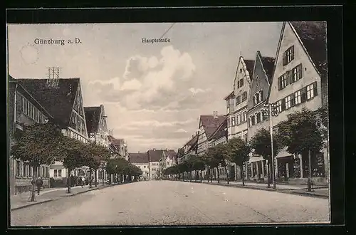 AK Günzburg a. D., Hauptstrasse mit Bäumen