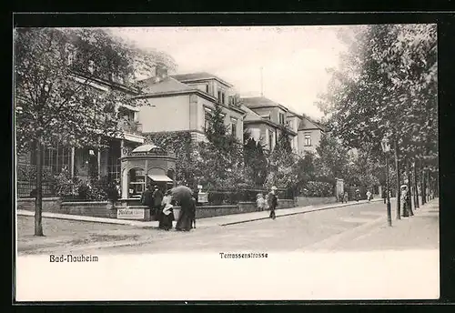 AK Bad Nauheim, Terrassenstrasse mit Passanten