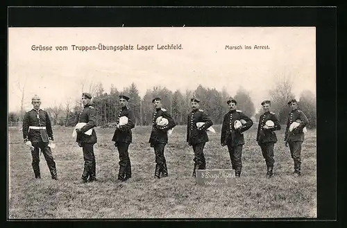 AK Lager Lechfeld, Truppen-Übungsplatz mit Soldaten, Marsch ins Arrest