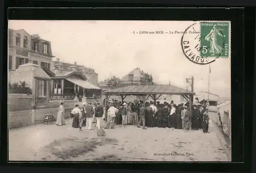 AK Lion-sur-Mer, La Pierre a Poisson