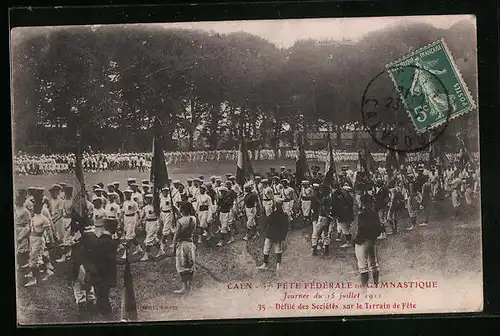 AK Caen, Fete Federale de Gymnastique 1911 - Defile des Societes sur le Terrain de Fete