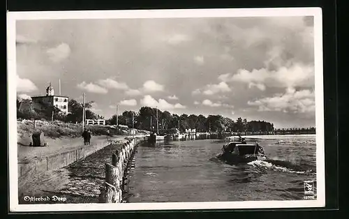 AK Deep, Ortspartie am Ufer, Schiffe