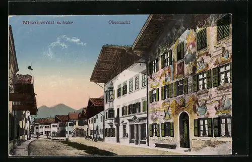 AK Mittenwald a. Isar, Obermarkt mit bunter Hausfassade