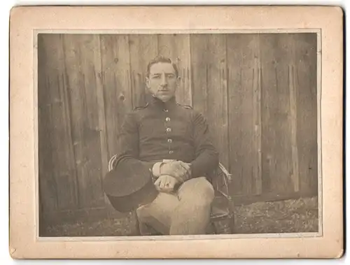 Fotografie unbekannter Fotograf und Ort, Junger Kadett in Gardeuniform, nach 1945 von den Russen verschleppt 
