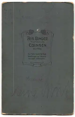 Fotografie Aug. Binder, Ebingen /Württbg., Junge Dame im weissen Kleid