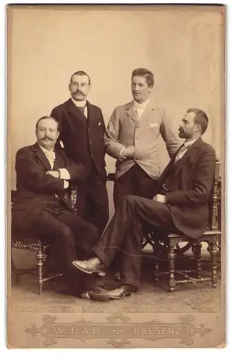 Fotografie Wilhelm Lau, Bregenz, Römerstr., Vier Herren in modischer Kleidung