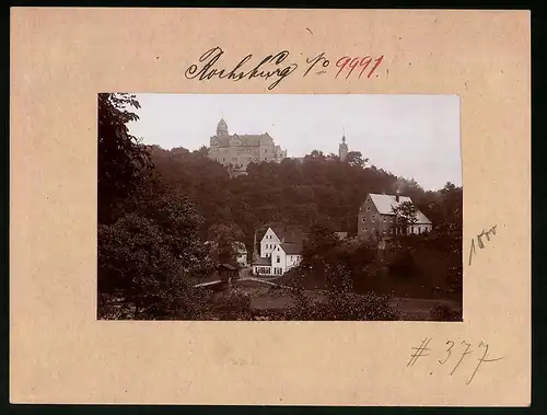 Fotografie Brück & Sohn Meissen, Ansicht Rochsburg i. Muldental, Ortspartie mit Blick zum Schloss Rochsburg