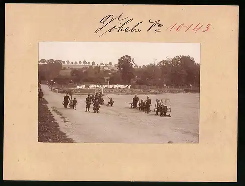 Fotografie Brück & Sohn Meissen, Ansicht Döbeln i. Sa., Soldaten des 11. Säch. Inf.-Rgt. 139 auf dem Exerzierplatz