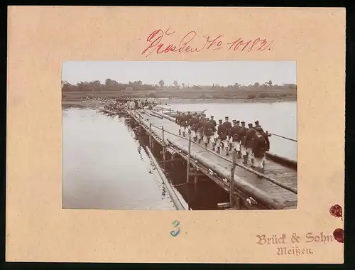 Fotografie Brück & Sohn Meissen, Ansicht Dresden, 1. Königlich Sächsisches Pionier-Bataillon Nr. 12 beim Brückenbau