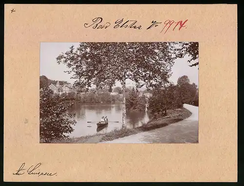 Fotografie Brück & Sohn Meissen, Ansicht Bad Elster, zwei Damen im Ruderboot auf dem Luisasee