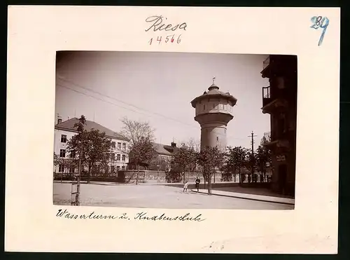 Fotografie Brück & Sohn Meissen, Ansicht Riesa a. Elbe, Partie am Wasserturm und der Knabenschule, Friseur A. Schreiber