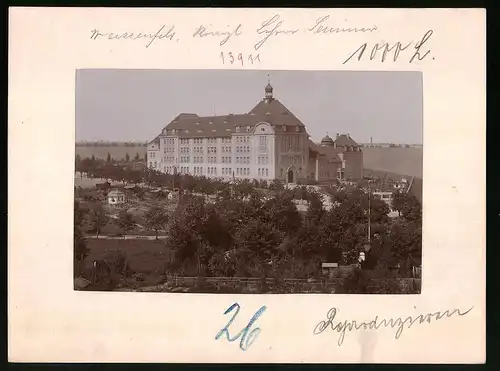 Fotografie Brück & Sohn Meissen, Ansicht Weissenfels a. Saale, Blick auf das Lehrerseminar mit Laubenhäuschen