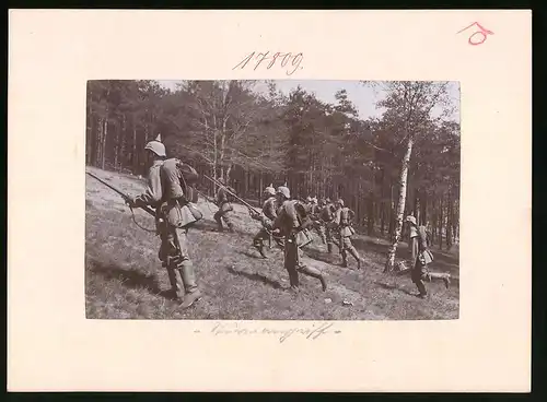 Fotografie Brück & Sohn Meissen, Ansicht Dresden, 12.Kgl. Sächsisches Infanterie-Regiment Nr. 177, Schützen Sturmangriff