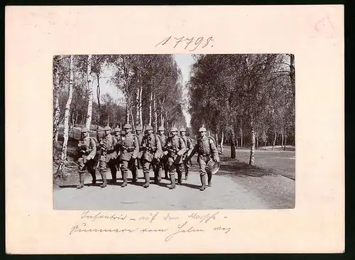 Fotografie Brück & Sohn Meissen, Ansicht Dresden, 12.Kgl. Sächsisches Infanterie-Regiment Nr. 177 im Marsch