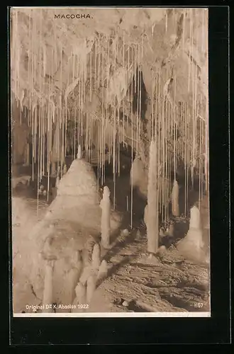 AK Macocha, Tropfsteine in einer Höhle
