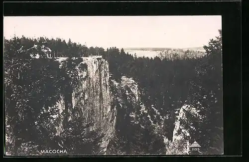 AK Macocha, Gebäude am Eingang zur Höhle