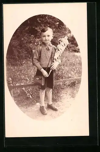 Foto-AK Junge mit Schultüte zum Schulanfang