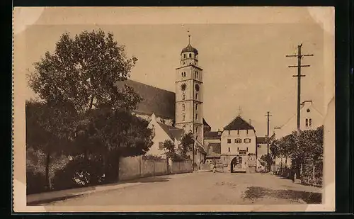 AK Lauingen a. d. Donau, Strassenpartie mit Kirche