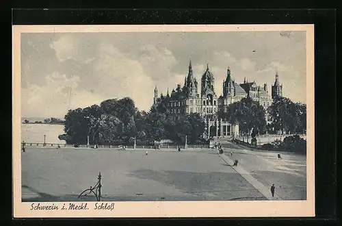 AK Schwerin /Meckl., Schloss aus der Vogelschau