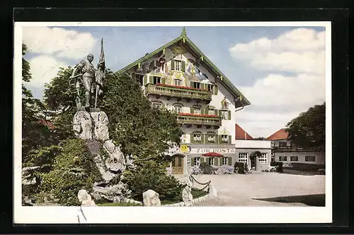 AK Kochel am See, Schmied-von-Kochel-Denkmal mit Gasthof zur Post