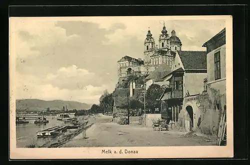 AK Melk a. d. D., Uferpromenade mit Booten, Schloss