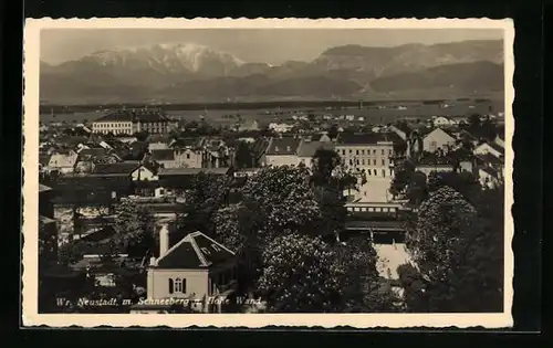 AK Wr. Neustadt, Ortsansicht mit Schneeberg und Hoher Wand